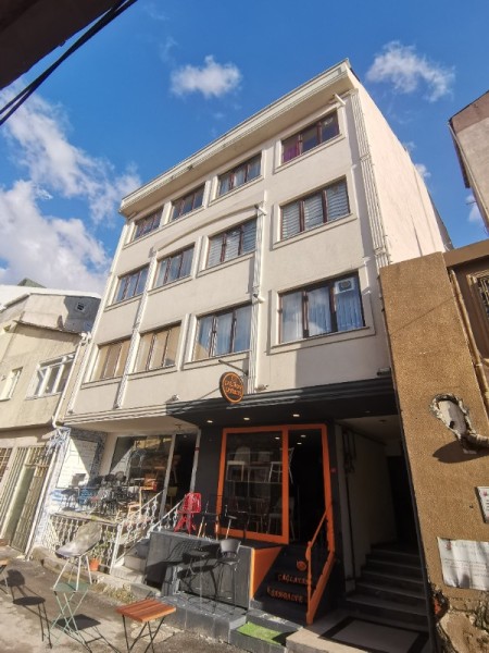 Çağlayan Metrobüse 5 Dakika 1+1 Eşyalı Satılık Daire