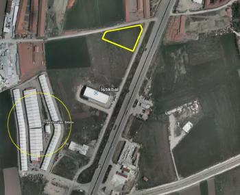 GÜVENAY - ÇORUM ANKARA YOLU ÜZERİ 5,809 M² TİCARİ İMARLI ARSA