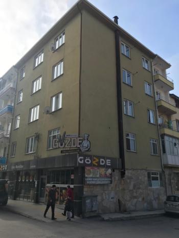 GÜVENAY - ÇORUM ALBAYRAK CADDESİNDE DÜKKAN + 6 DAİRE KOMPLE SATILIK BİNA 