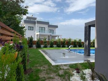 Girne/Doğanköy’de satılık lüks 5+2 villalar
