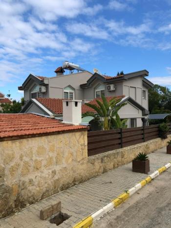 Doğanköy'de Dağ Manzaralı Satılık 3+1 Villa