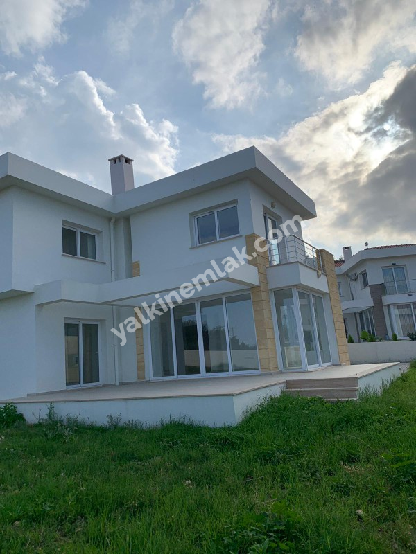 Yeşiltepe’de satılık 3+1 Deniz manzaralı villa
