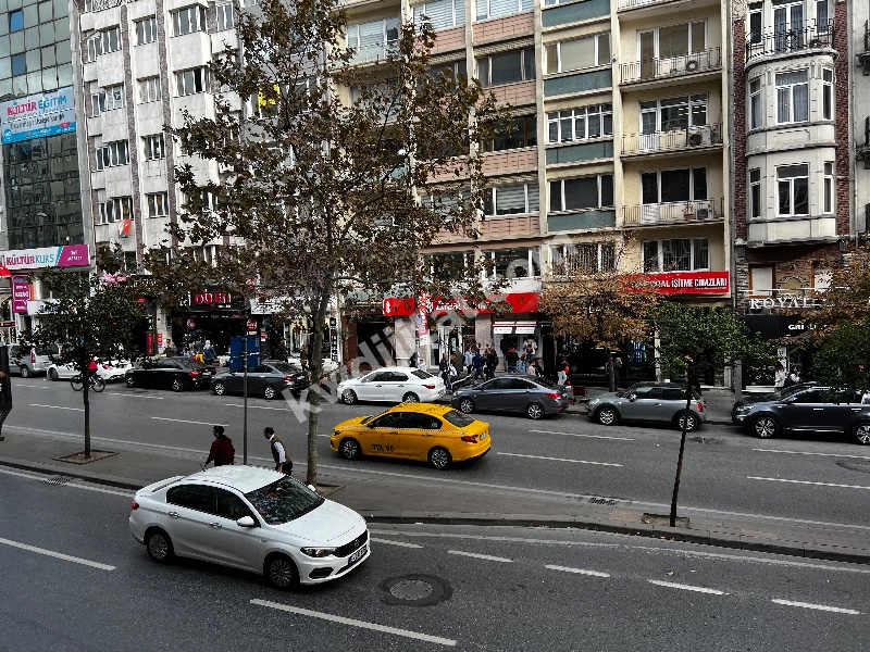 Şişli Halaskargazi Caddesi Üzerinde 450 m2 Dükkan Mağaza