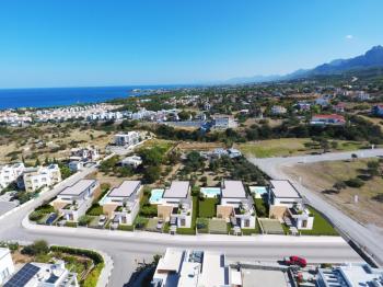 TEK YETKİLİ KIBRIS GİRNE ALSANCAK TA  DENİZ MANZARALI  ÖZEL HAVUZLU ÇOK ÖZEL 4+1 VİLLALAR