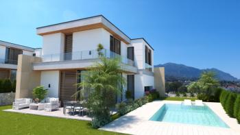 TEK YETKİLİ KIBRIS GİRNE ALSANCAK TA  DENİZ MANZARALI  ÖZEL HAVUZLU ÇOK ÖZEL 4+1 VİLLALAR