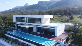 Kıbrıs Girne Bellapais 4+2  Kapanmaz Manzaralı Satılık Villa
