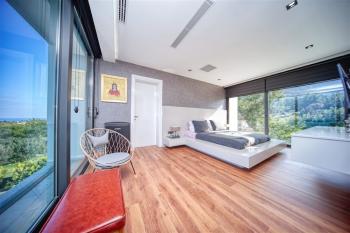 Kıbrıs Girne Bellapais 4+2  Kapanmaz Manzaralı Satılık Villa