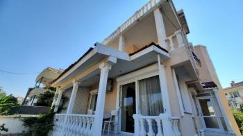 Urla Kalabak'ta Satılık 4+2 Deniz Manzaralı Tam Müstakil Villa