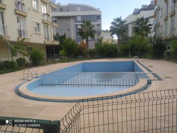 KONYAALTI HURMA MAHALLESİNDE EŞYALI KİRALIK 2+1 DAİRE