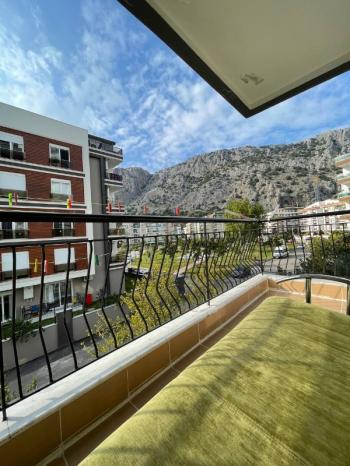 KONYAALTI HURMA MAHALLESİNDE EŞYALI KİRALIK 3+1 DAİRE