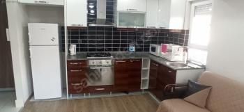 KONYAALTI HURMA MAHALLESİNDE EŞYALI KİRALIK 1+1 DAİRE