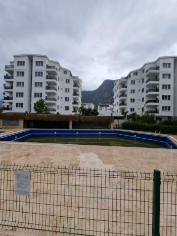 KONYAALTI SARISU MAHALLESİ ZÜBEYDE BİLEYDİ SİTESİNDE EŞYALI KİRALIK 1+1 DAİRE