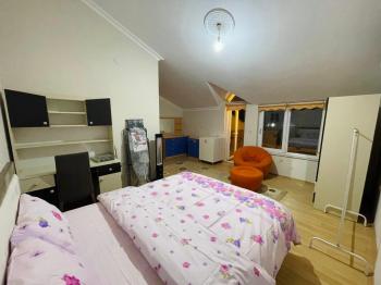 KONYAALTI PINARBAŞI MAHALLESİNDE EŞYALI KİRALIK 1+1 DAİRE