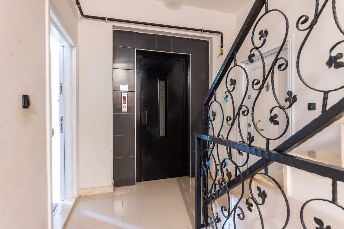 KONYAALTI HURMA MAHALLESİNDE SATILIK 2+1 DAİRE