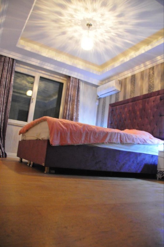 KONYAALTI LİMAN MAHALLESİNDE LÜKS EŞYALI KİRALIK 3+1 DAİRE