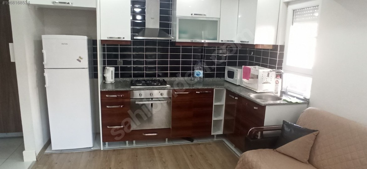 KONYAALTI HURMA MAHALLESİNDE EŞYALI KİRALIK 1+1 DAİRE