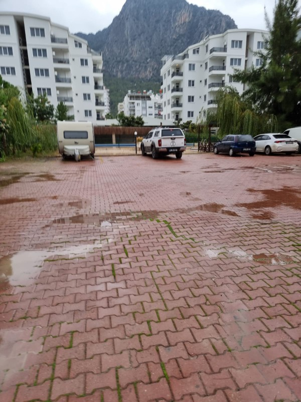 KONYAALTI SARISU MAHALLESİ ZÜBEYDE BİLEYDİ SİTESİNDE EŞYALI KİRALIK 1+1 DAİRE
