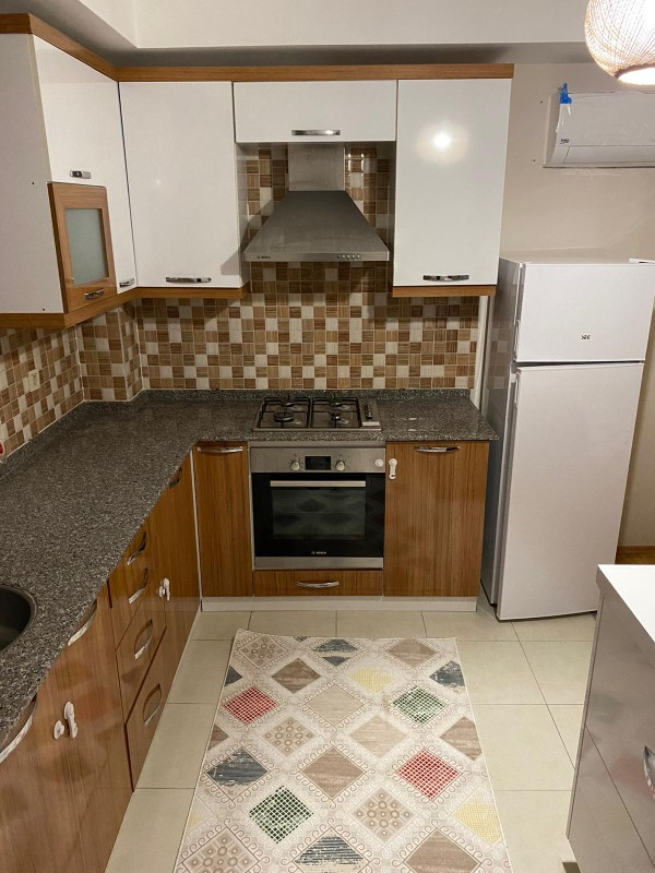 KONYAALTI HURMA MAHALLESİNDE EŞYALI KİRALIK 2+1 DAİRE