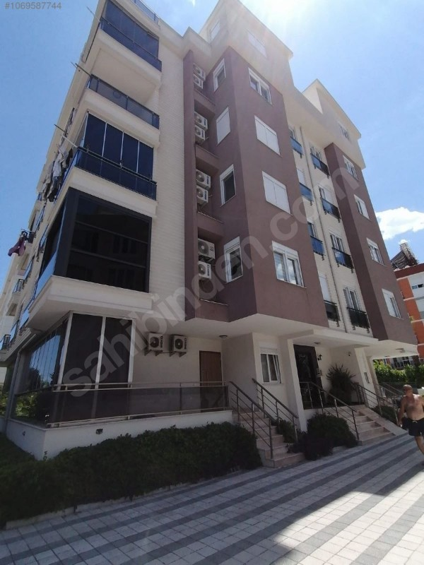 KONYAALTI HURMA MAHALLESİNDE EŞYALI KİRALIK 2+1 DAİRE