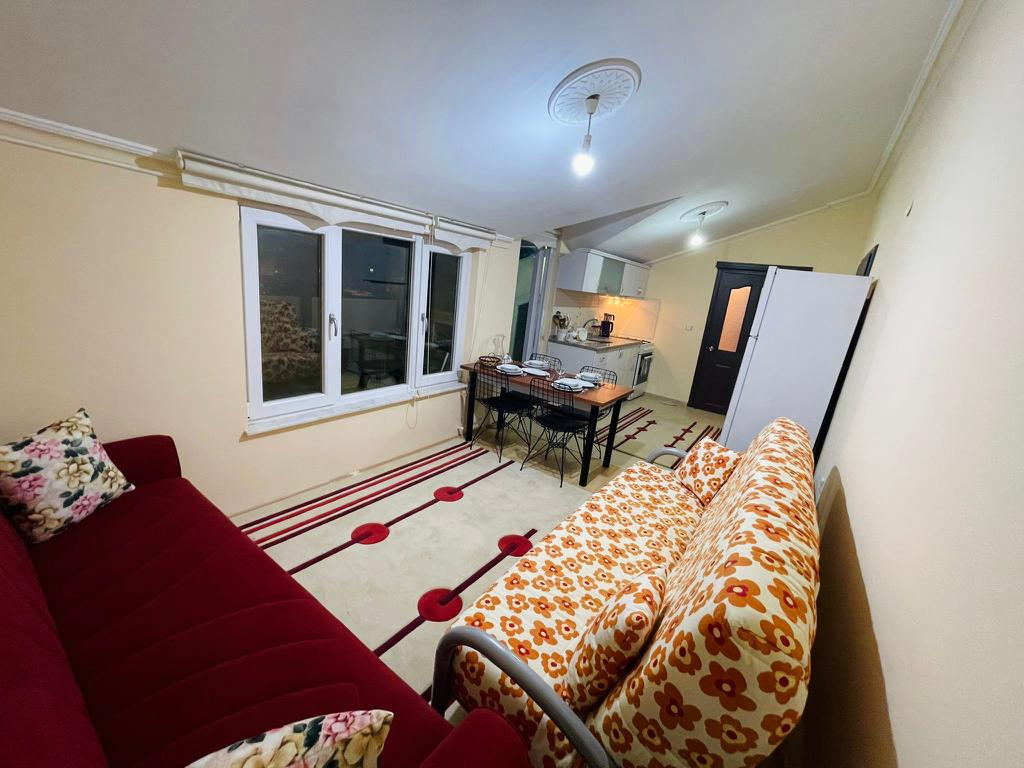 KONYAALTI PINARBAŞI MAHALLESİNDE EŞYALI KİRALIK 1+1 DAİRE