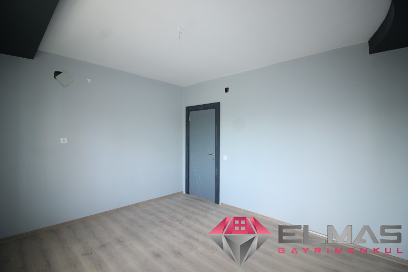 Elmas’tan Atatürk'te Site İçi Geniş Metraj Full Yapılı 3+1
