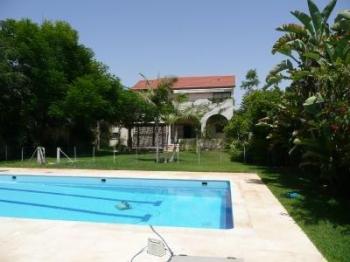 Antalya Konyaaltın’da lüks  havuzlu kiralık villa