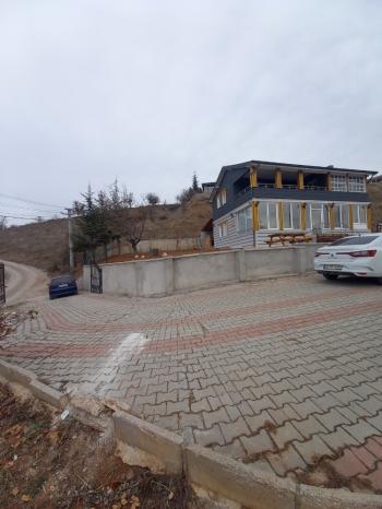 Güvenay - Çorum Ayarık Bağlarında Satılık Bağ Evi