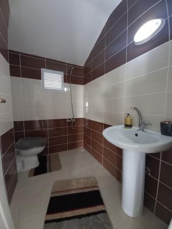 Güvenay - Çorum Ayarık Bağlarında Satılık Bağ Evi