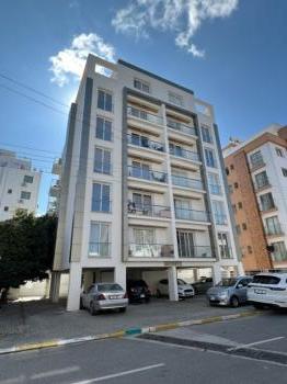 Girne Merkez'de Satılık 2+1 Daire