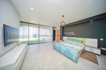 Tasarım Ödüllü Kıbrıs Girne Çatalköy dağ ve deniz manzaralı satılık 4+1 villa