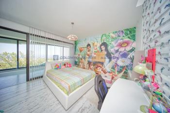 Tasarım Ödüllü Kıbrıs Girne Çatalköy dağ ve deniz manzaralı satılık 4+1 villa