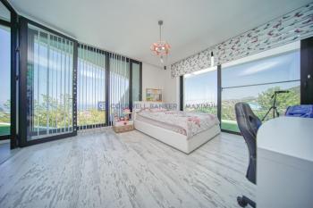 Tasarım Ödüllü Kıbrıs Girne Çatalköy dağ ve deniz manzaralı satılık 4+1 villa