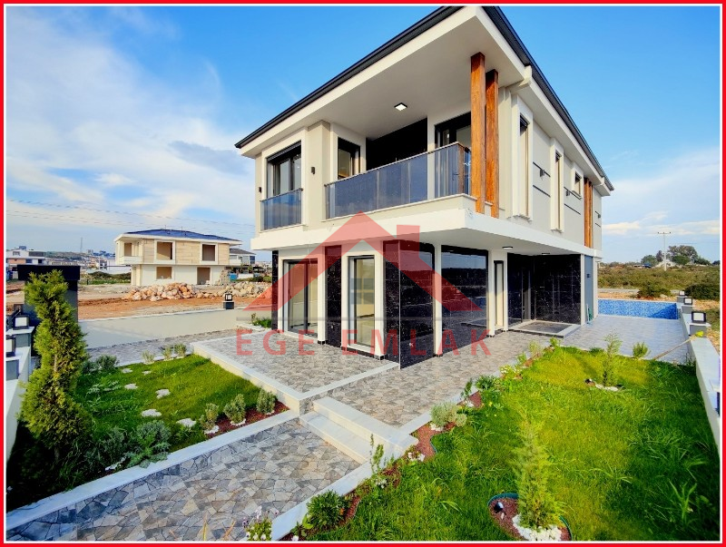 Didim'de Satılık Müstakil Villa - Akıllı ev - Otopark - Havuzlu - Bahçeli - Denize Yakın
