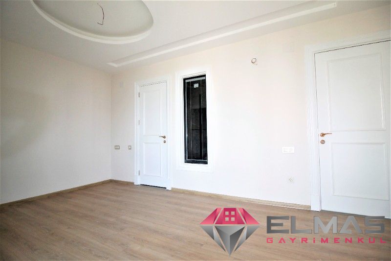 Elmas’tan Bölgenin En Kapsamlı Sitesi Denize Yakın Açık Ve Kapalı Havuzlu 4+1