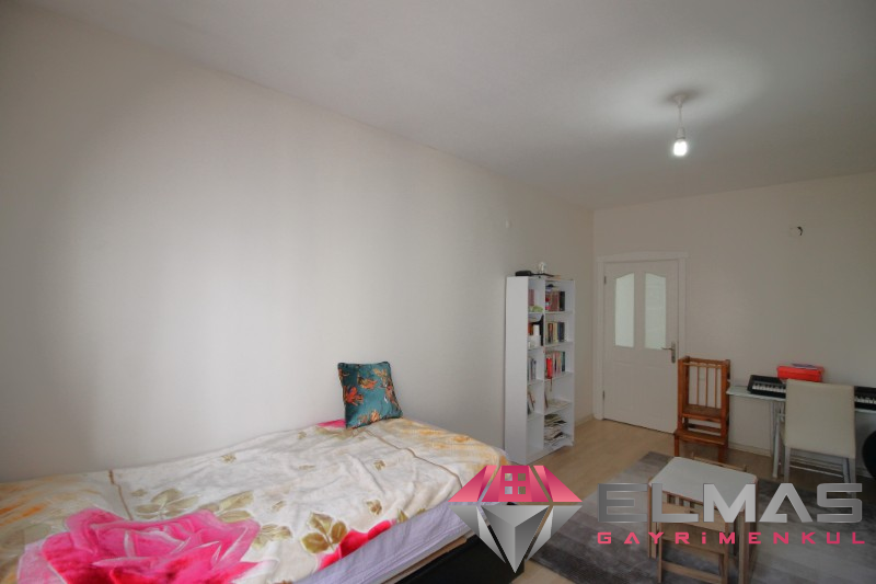 Elmas'tan Cumhuriyet’te Cephesi Açık Bağımsız Sitesi İçi 3+1