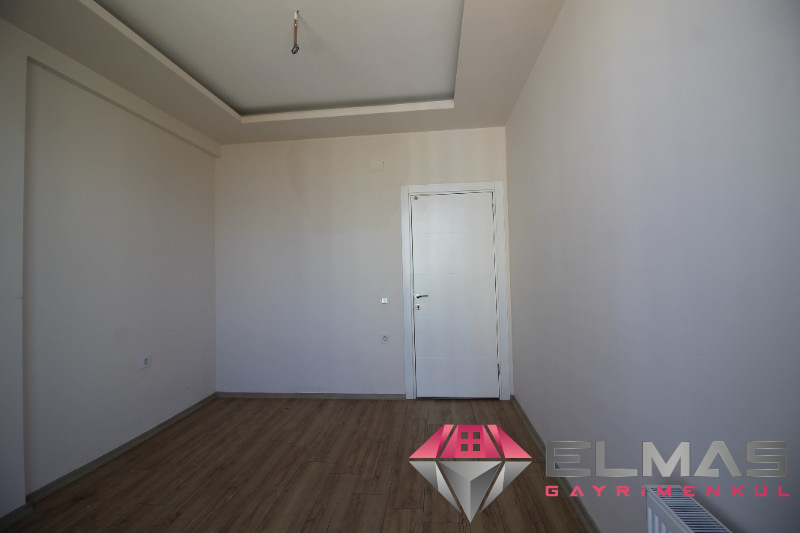 Elmas’tan Tece’de Tek Blok Havuzlu Merkezi Konum 1+1