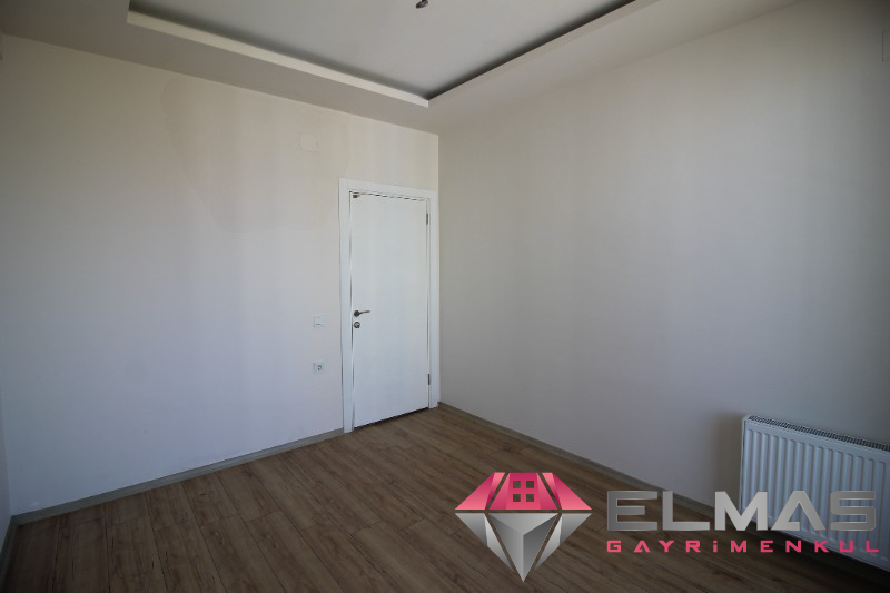 Elmas’tan Tece’de Tek Blok Havuzlu Merkezi Konum 1+1