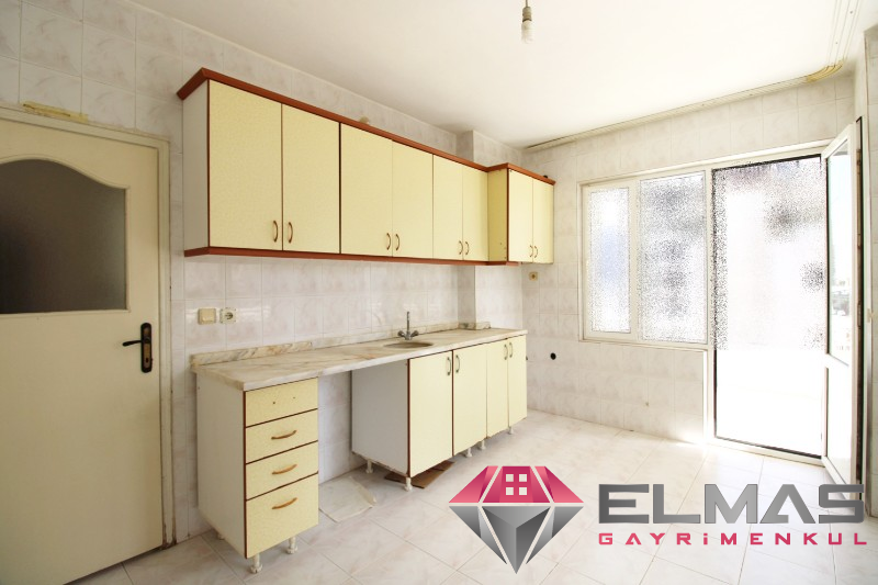 Elmas'tan Merkez Mh.De Site İçi, Bağımsız Mutfak Ara Kat 3+1