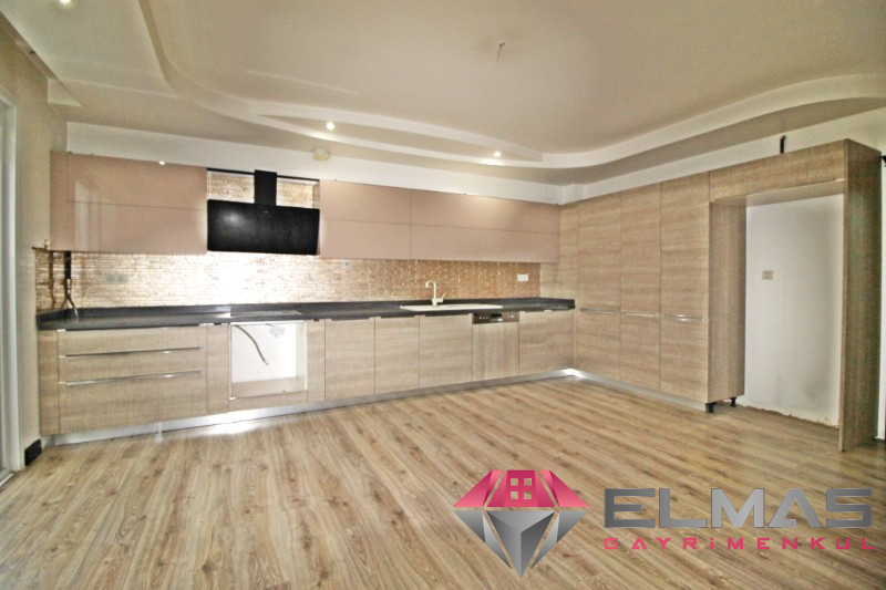 Elmas’tan Liva Otel Civarı Cephesi Açık Emsalsiz Genişlikte 4+1
