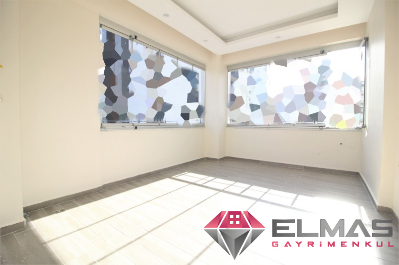 Elmas'tan Akdeniz Mah.De Siteiçi Geniş Metraj 4+1