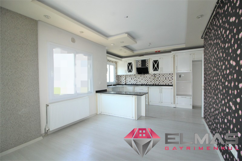 Elmas'tan Merkez Mah.'De Havuzlu Site İçi 4+1