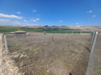 GÜVENAY - ÇORUM CEMİLBEY YOLU ÜZERİ ANAYOL YANI SATILIK BAHÇE 