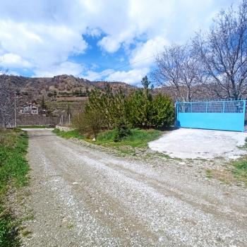 GÜVENAY - ÇORUM İÇERİDERE BAĞLARINDA 1,995 M² EVİ BULUNAN SATILIK BAĞ