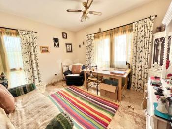 Girne Çatalköy Bölgesinde  Deniz ve Dağ manzaralı satılık 4+1 Havuzlu Villa.