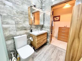 Girne Çatalköy Bölgesinde  Deniz ve Dağ manzaralı satılık 4+1 Havuzlu Villa.
