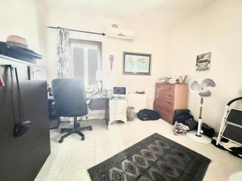 Girne Çatalköy Bölgesinde  Deniz ve Dağ manzaralı satılık 4+1 Havuzlu Villa.
