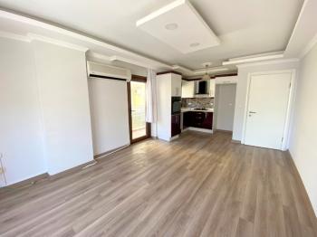 Denize Yürüme Mesafesinde Satılık 2+1 Daire