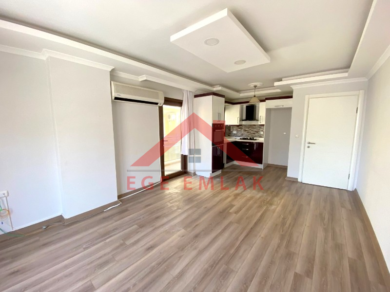 Denize Yürüme Mesafesinde Satılık 2+1 Daire