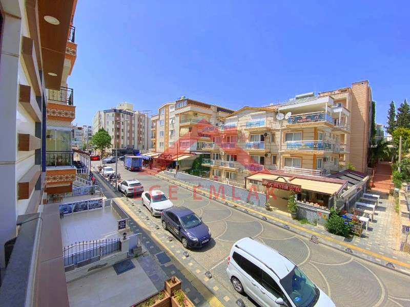 Denize Yürüme Mesafesinde Satılık 2+1 Daire