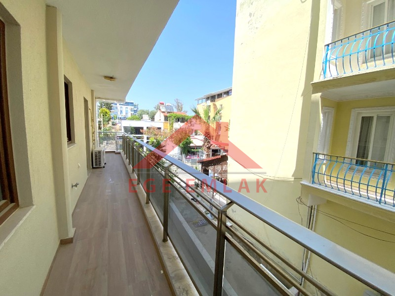 Denize Yürüme Mesafesinde Satılık 2+1 Daire